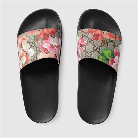 gucci bloom thongs|Gucci GG Blooms Supreme Slide Sandal .